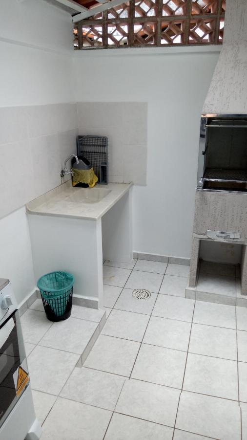 Kitinete Em Matinhos Com Piscina Villa Exterior photo