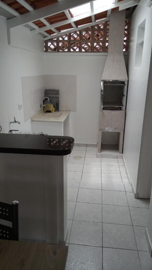 Kitinete Em Matinhos Com Piscina Villa Exterior photo